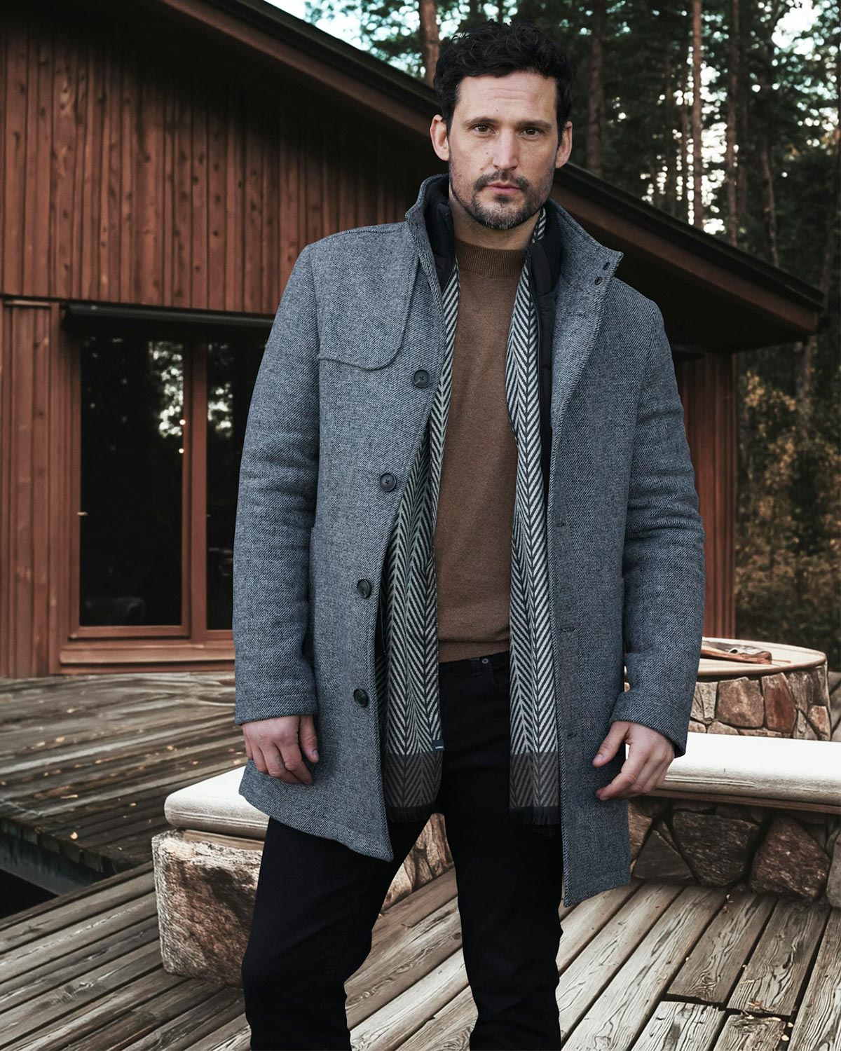 Sivý pánsky kabát s odnímateľnou vestou